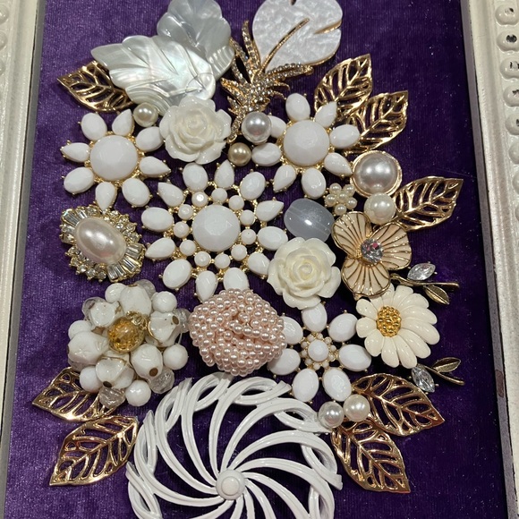 ORIGINAL JEWELRY ART COLLAGE. UNIQUE HANDMADE OOAK GIFT 💝 IDEA. IN CREAM/PURPLE - Picture 5 of 16